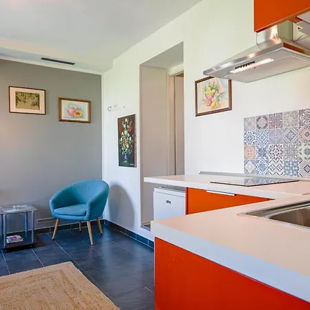 Casa Marti With Terrace & Garden Apartment *