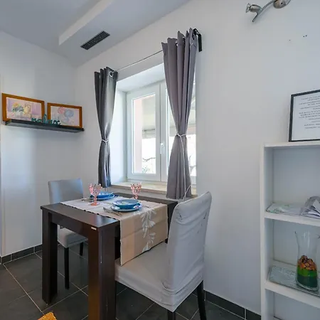 Casa Marti With Terrace & Garden Apartment Rovinj