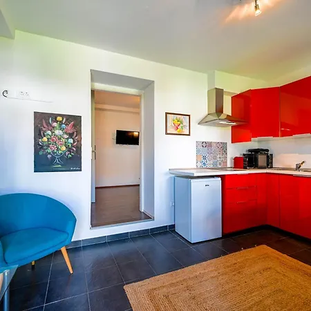 Apartment Casa Marti With Terrace & Garden *