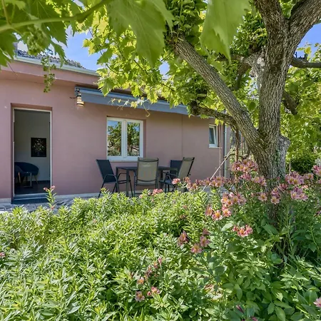 Casa Marti With Terrace & Garden Rovinj