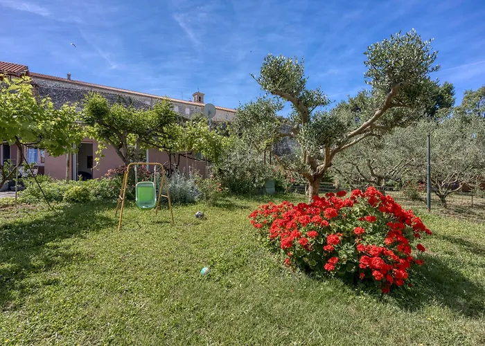 Casa Marti With Terrace & Garden Apartment *